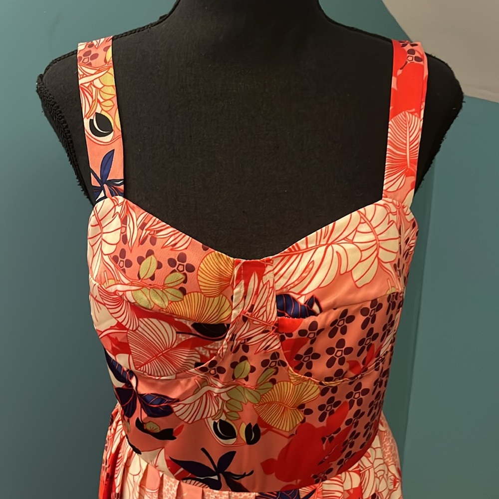 NWT Dalia McPhee Floral Printed Pleated Midi Dress Size Medium - Picture 3 of 16